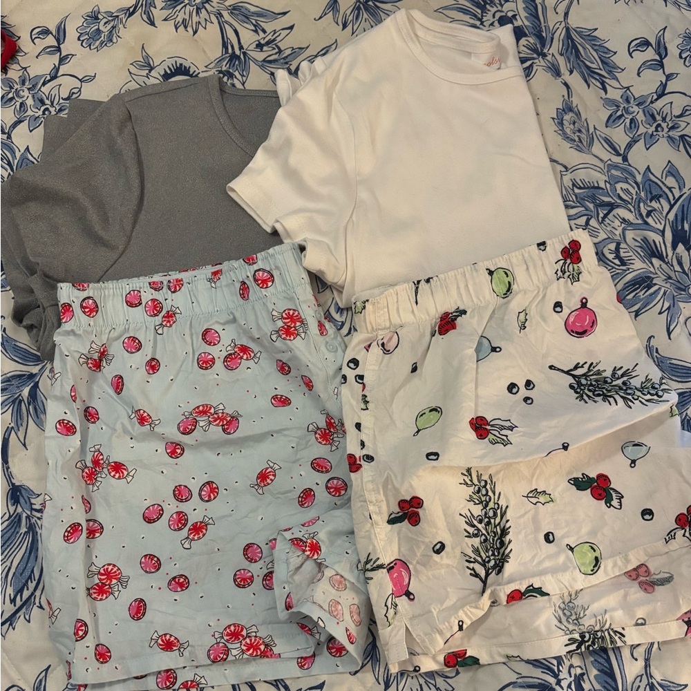 Closie Holiday Pajamas 2 sets